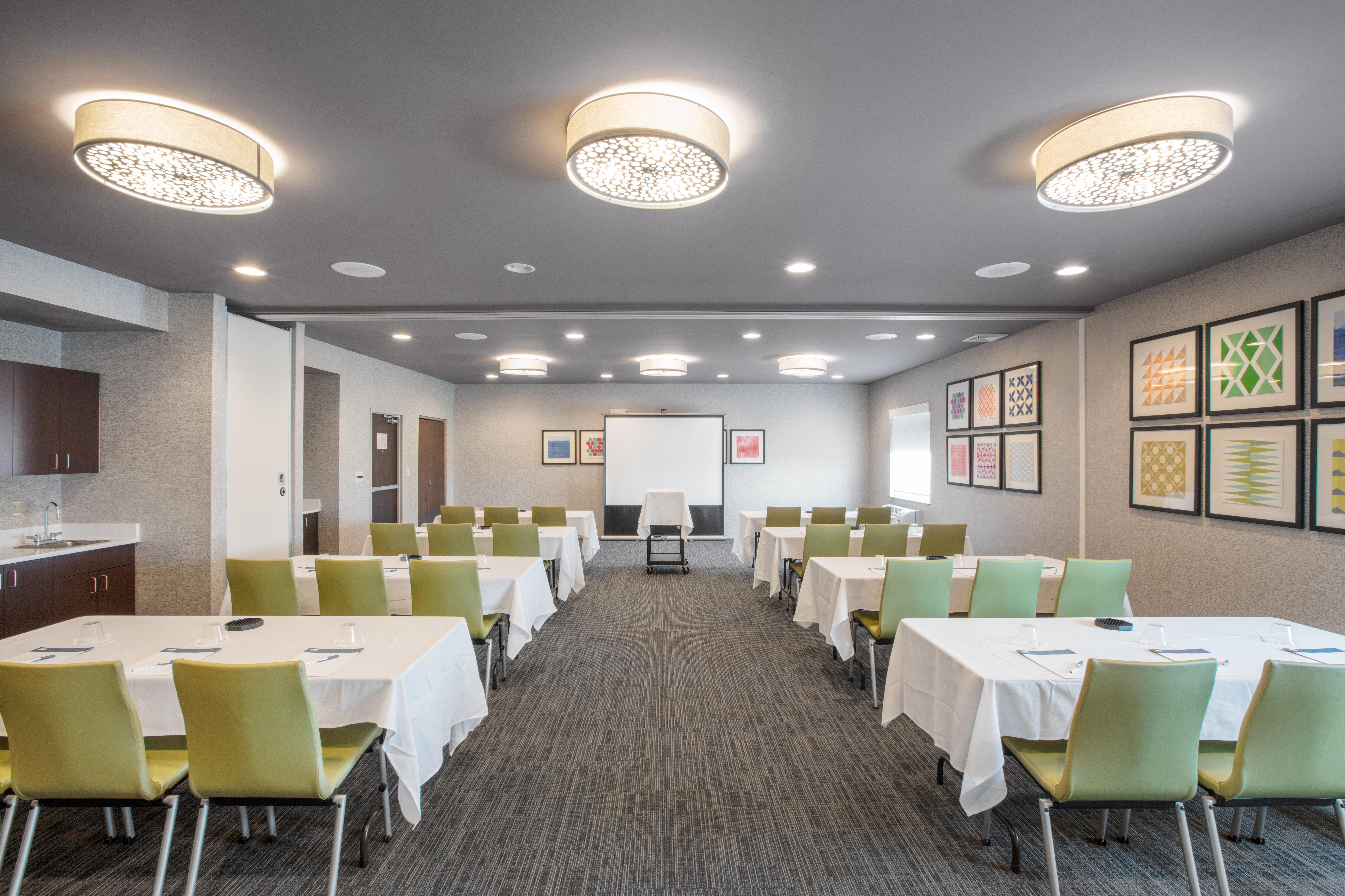 Holiday Inn Express Hotel & Suites Altoona-Des Moines By Ihg Exterior photo