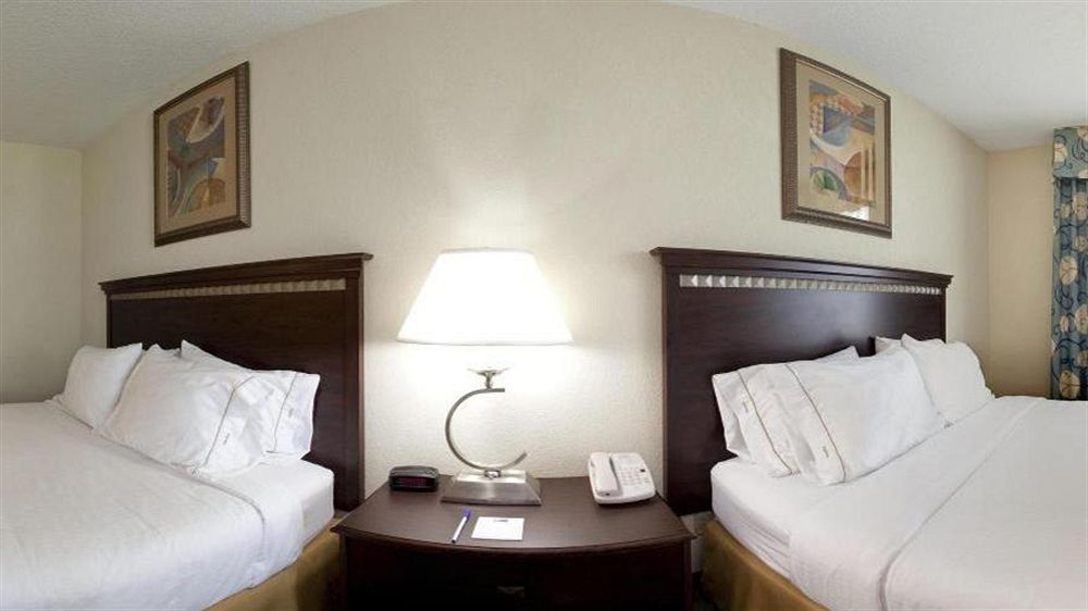 Holiday Inn Express Hotel & Suites Altoona-Des Moines By Ihg Exterior photo